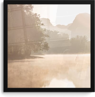 Poster in lijst - Fotolijst 40x40 cm - Posters - Landschap - Bos - Water - Mist - Beige - Posterlijst zwart - Wanddecoratie badkamer - Muurdecoratie WC - Decoratieve accessoires - Toilet muur decoratie