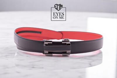 Zwart + rood lederen riem zonder gaatjes met automatische gesp voor heren ( model L001 )