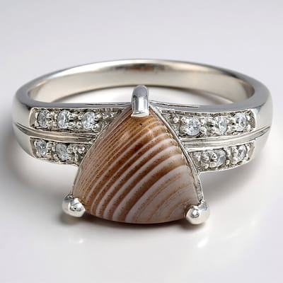 Cavill - Zilveren Damesring - 925 Sterling Zilver - Botswana Agaat 2.34 ct Trilliant - 10 Cambodjaanse Zirkonia 0.235 ct - Vintage Elegant