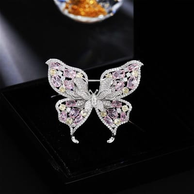 Dames Licht Luxe Design Elegante Ingezette Zirkoon Vlinder Broche Modieus Niche Design Veelzijdige Broche Dagelijkse Accessoires gray