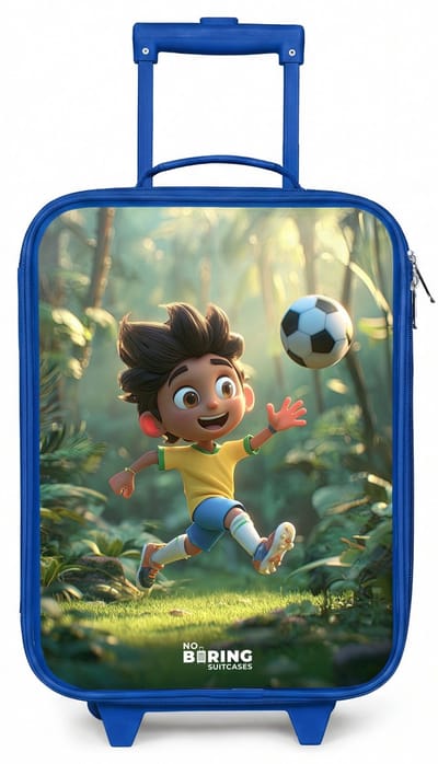 NoBoringSuitcases.com® - Kinderkoffer blauw - Kindertrolley jongen - Voetbal - Jongen - Bos - Koffer kind lichtgewicht - Reiskoffer trolley voor kinderen - Koffertje met lichtgevende wieltjes - Rolkoffer