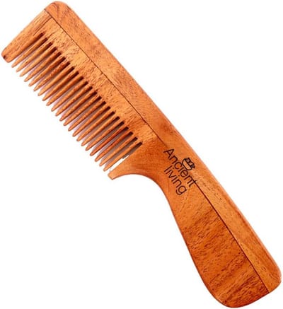 Handgemaakte houten kam voor gezond en sterk haar met hoofdhuidmassage