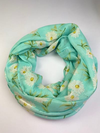 Sjaal vrolijk met bloemetjes 50% katoen met 50% viscose