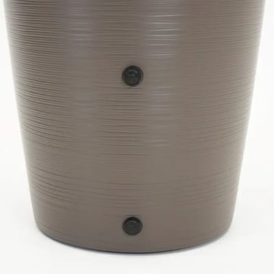 Vita - Regenton Gobi met vulautomaat - Bruin - Inclusief vulautomaat met boor bitje - Met bloempot - Met Gardena koppeling kraantje - Lichtgewicht - Breukbestendig - Vorstbestendig - UV-bestendig - 240 Liter inhoud - Makkelijke installatie