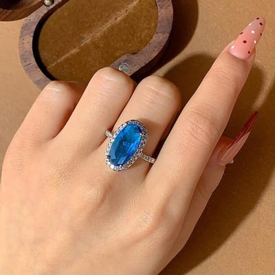 Nieuwe Ovalen Ei-vormige Blauwe Zirconia Ring Voor Vrouwen Volledig Diamant Koper Bruiloft Feest Verjaardag Sieraden Cadeau 10 brown