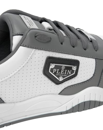 Low-Top Sneakers Street King