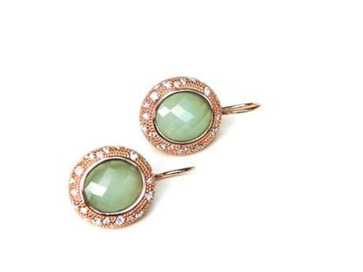 oorringen in zilver roze verguld gezet met groene steen model Bonbon