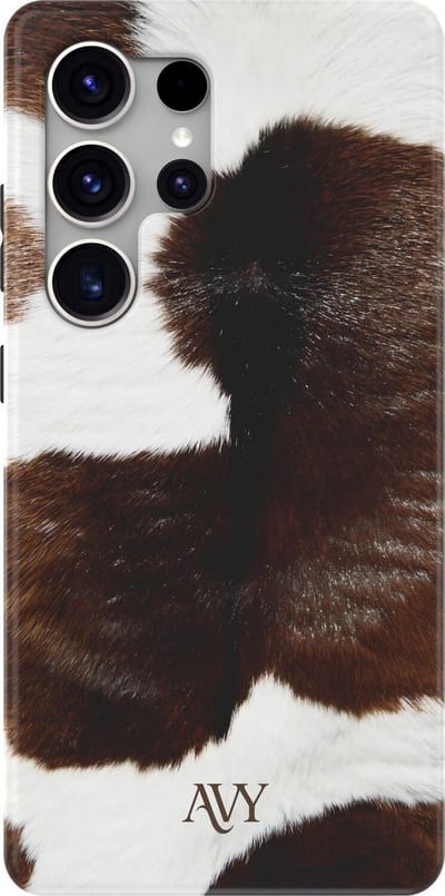 AVY Hoesje geschikt voor Samsung Galaxy S25 Ultra | Rodeo Muse | Koe | Bruin & Wit | Hard Shell Back Cover | Compatibel met MagSafe & Qi2