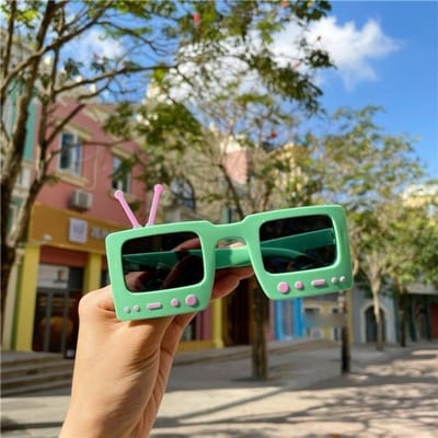 Lunettes de soleil modernes élégantes amusantes nouvelles premium INS Accessoires photo mignons Lunettes d'anniversaire Décoration d'anniversaire black