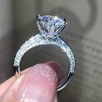 Huitan Alliance d'Éternité Classique pour Femmes Design 6 Griffes Zircone Cubique Bague de Promesse Fiançailles Anniversaire Bijoux de Luxe 8