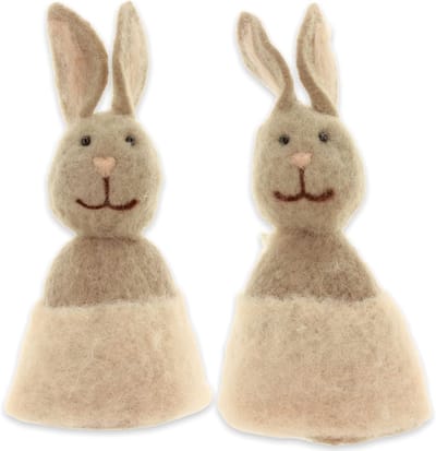 Set van 2 handgemaakte vilt eierwarmers in de vorm van paashaasjes - perzikkleurig