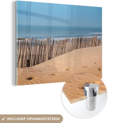 MuchoWow® Glasschilderij 80x60 cm - Schilderij acrylglas - Strand - Zee - Palen - Foto op glas - Muurdecoratie woonkamer - Wanddecoratie slaapkamer - Schilderijen