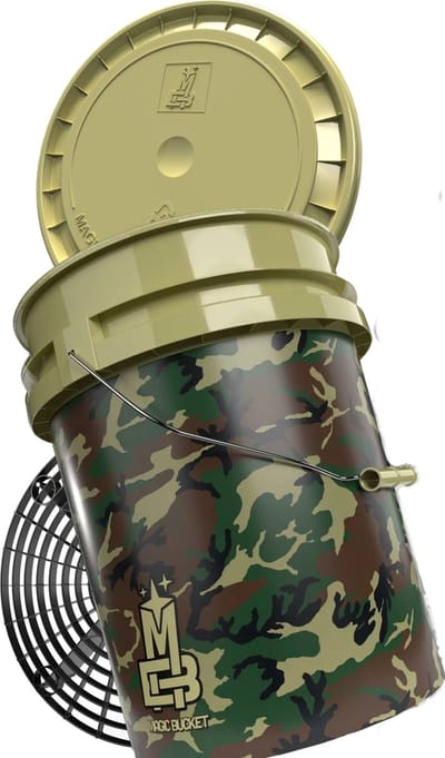 Magic Bucket 3,5 Gal 15 ltr wasemmer Camo Green met grit en deksel! Geschikt voor alle grit guard accessoires