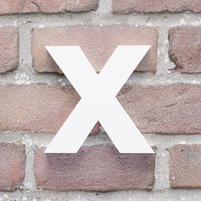 Huisnummer Arial x wit - Maat: Klein (10 cm) - blinde bevestiging - Huisnummerbord