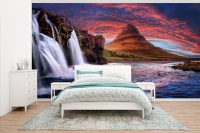 Behang - Fotobehang Waterval - Berg - Wolken - Roze - Landschap - Breedte 535 cm x hoogte 300 cm