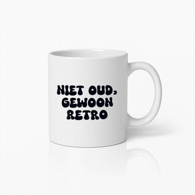 Retro Stijl Koffiemok met 'Niet Oud, Gewoon Retro' Design – Perfect Cadeau voor Vintage Liefhebbers
