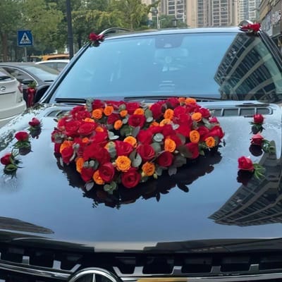 Nieuwe Romantische Bruiloft Auto Bloemdecoratie Set Bruids Strikken Decor Deurklink Linten Zijden Roos Kunstmatige Auto Hoofdbloemen