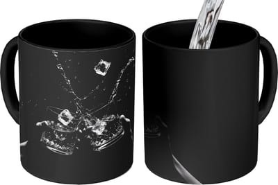 Magische Mok - Foto op Warmte Mokken - Koffiemok - Whickyglazen - Ijs - Spetters - Zwart - Magic Mok - Beker - 350 ML - Theemok
