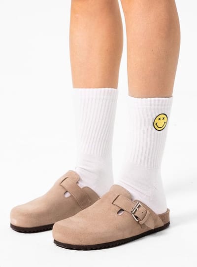 Sacha - Dames - Taupe suède clogs met gesp - Maat 39
