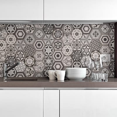 Zelfklevende wandtegelstickers voor keuken en badkamer - Zeshoekige tegels in grijstinten mozaïek - 28 zeshoekige stickers, 15x13,5 cm