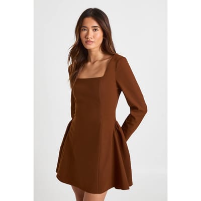 boohoo Dames Vierkante Hals Lange Mouw Wijde Rok Mini Jurk | Chocoladebruin | Maat: 36