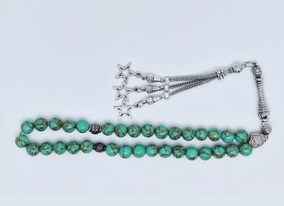 Handgemaakte tesbih klassiek - "Tasbih" natuursteen "Groen howliet gesponnen goud" - Aantal kralen 33 - Diameter kralen 8 MM - met metaal tassel "Sterren" - Een mooi cadeau-idee