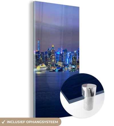 MuchoWow® Glasschilderij 20x40 cm - Schilderij acrylglas - New York - Skyline - Nacht - Foto op glas - Schilderijen