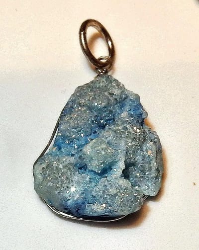 Kleine blauwe Geode hanger