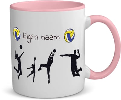 Akyol - voetbal met naam - koffiemok - theemok - roze - Voetbal - voetbal fans - cadeau - verjaardag - geschenk - gepersonaliseerd - 350 ML inhoud