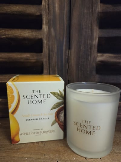 Ashleigh & Burwood Amalfi Lemon & Sea Salt - scented candle - 40 branduren - 1 stuk
