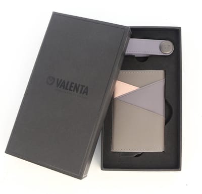 Valenta Geschenkenset - Grijse Leren Pasjeshouder met Ejector Snap en Paarse Sleutelhouder - Luxe Cadeaudoos