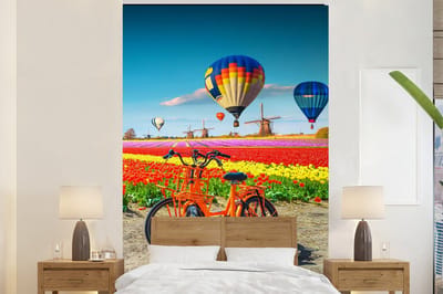 Behang - Fotobehang Luchtballon - Oranje - Tulpen - Breedte 180 cm x hoogte 280 cm
