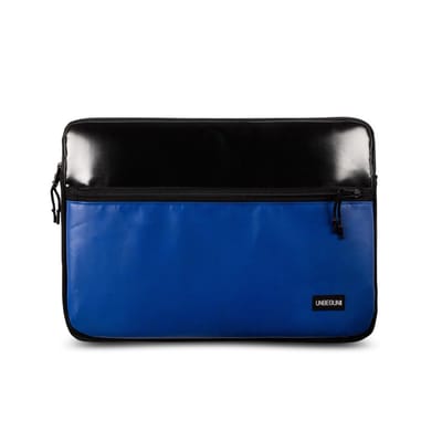 MacBook Pro 13 inch case met extra vak (van gerecycled materiaal) - Zwart/blauwe laptop sleeve voor nieuwe MacBook Pro 13.3 inch (2025/2026)