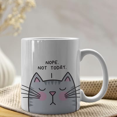 Creasowl® - Nope, not today kat - Mok Grijs - Cadeau voor vrouw - Koffie mok - Grappige cadeaus - Cadeau voor vriendin - Kado zelfvertrouwen - Grappige mok - Cadeautje voor haar - Mokken en bekers - Verjaardag cadeau - Koffiekopjes - Mok met tekst