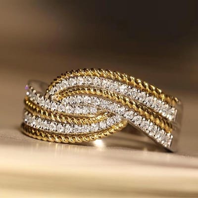 Huitan Fashion Dames Chic Trouwring met Heldere Zirkonia Stijlvolle Tweekleurige Stijl Vingeraccessoires voor Verlovingsfeest 8 brown