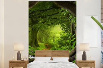 Behang - Fotobehang Jungle - Groen - Natuur - Tropisch - Planten - Breedte 145 cm x hoogte 220 cm