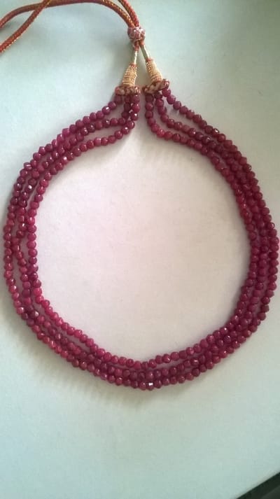 Gemstones-halssnoer robijn 3-strengs 45cm verlengbaar met 44 cm stenen 0,4 cm gefacetteerd 52 g 382 ct