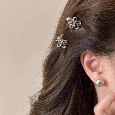 Glanzende Haarklem - Elegante Mini Scrunchie met Bloemenmotief voor Dames - Gouden Metalen Haarklem met Haaienklem en Gedetailleerd Bloemendesign brown