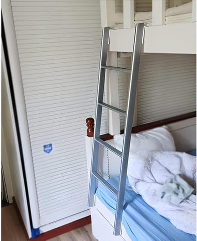 Etagetrap Metaal - Camperladder Stapelbedladder - Veilige Toegang Creëren - Robuust Gepoedercoat Staal - 1.5m Hoog - Zilver