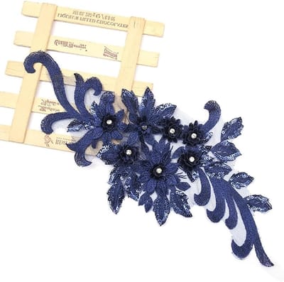 Borduurapplicatie in kant met strass - Thermocollant voor DIY-projecten - Bloemige borduurkunst in marineblauw