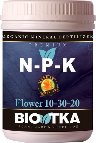 BioTka Microgranulaat NPK 10-30-20 Bloeifase 500 gr. Granulaat meststof voor Kamerplanten & Tuin - Bloemenvoeding - Kamerplanten voeding - Moestuin voeding - Bloeivoeding - Gazon meststof - Biologische Plantenvoeding - Snelle Groei & Sterke Wortels