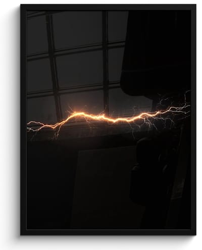 Poster in lijst - Fotolijst 50x70 cm - Posters - Gaming - Oranje - Bliksemflits - Licht - Posterlijst zwart - Decoratie - Wanddecoratie woonkamer - Muurdecoratie slaapkamer