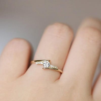 Huitan moderne design trouwring voor dames met ingelegde AAA kubieke zirkonia steen, luxe goudkleurige verlovingsring, trendy sieraden 6 beige