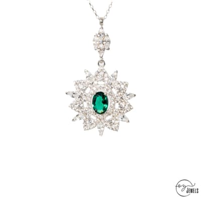 OZ Jewels Zilveren Ketting met Zondesign Versierd met Synthetische Smaragd - Accessoires - Liefdessieraden - Liefdesketting - Damesketting - Valentijnsdag - Cadeau - Moederdag - Ketting Meisje - Sieraden Dames - In mooie geschenkverpakking