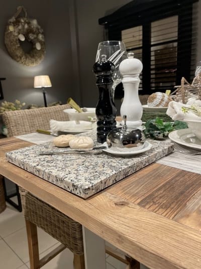 Granieten Plaat Snijplank 30x30cm Handgemaakt Graniet – Tapasplank Marble Cuttingboard Kaasplank - Serveerplank en Borrelplank - LuxuryQuarry®