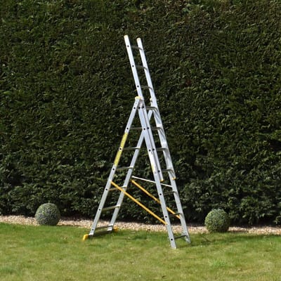 Trade Master Pro® 3-delige Reformladder – 7 Treden – 150 kg Draagvermogen – EN131 Professioneel-gecertificeerd – Antisliptreden – Auto-vergrendel Clips – Lichtgewicht Aluminium Ladder