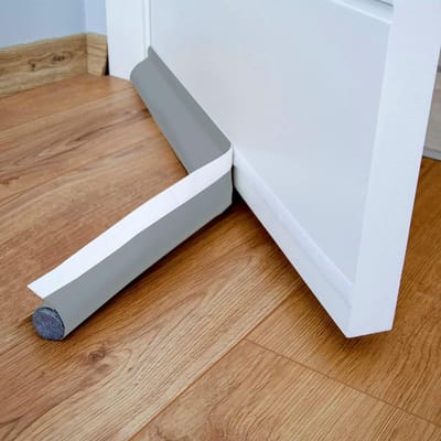 Famanu - 90 cm: Koudebescherming onder aan de deur, eenzijdig met zelfklevende afdichting, bescherming tegen tocht en lawaai, weerstrip voor...