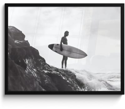 Poster in lijst - Fotolijst 70x50 cm - Posters - Surfer - Rots - Oceaan - Golven - Posterlijst zwart - Decoratie - Wanddecoratie woonkamer - Muurdecoratie slaapkamer