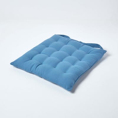 Homescapes stoelkussen – katoenen zitkussen – blauw – 40x40 cm – met lint – voor eetkamer & buitengebruik