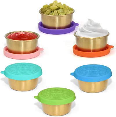 Herbruikbare Saladedressingcontainer - 6 x 1,4 Oz - Geschikt voor Meeneem - Past in een Bentobox voor de Lunch - Roestvrijstalen Gouden Sauscontainers met Siliconen Deksels - Gemakkelijk te Openen en Lekvrij - Kleurrijke Kleine Dipsausbekers